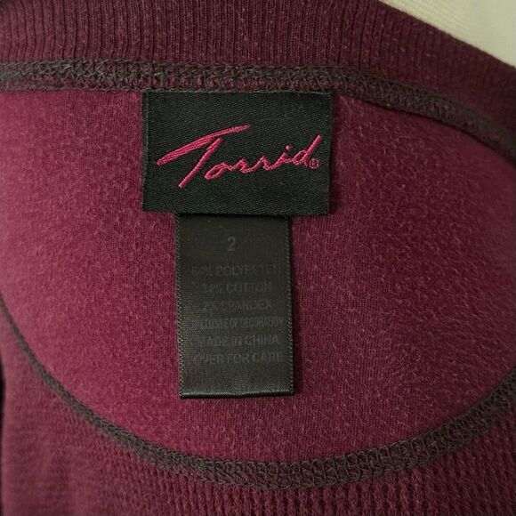 Torrid Burgundy Thermal Long Sleeve Top Screen Print Wide Neck Sz 2X - Picture 5 of 6